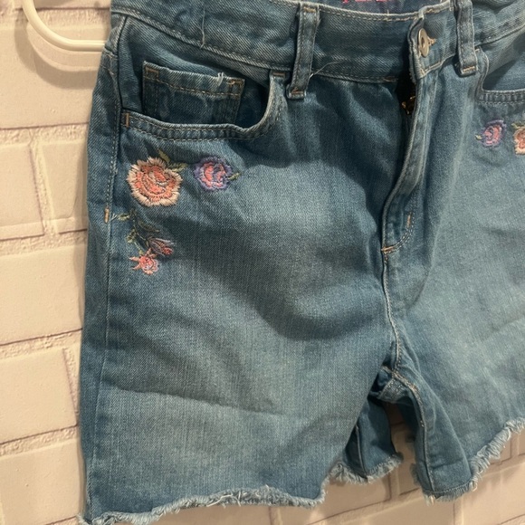 CHILDREN’s PLACE girls embroidered jeans shorts /size 14 - Picture 4 of 8